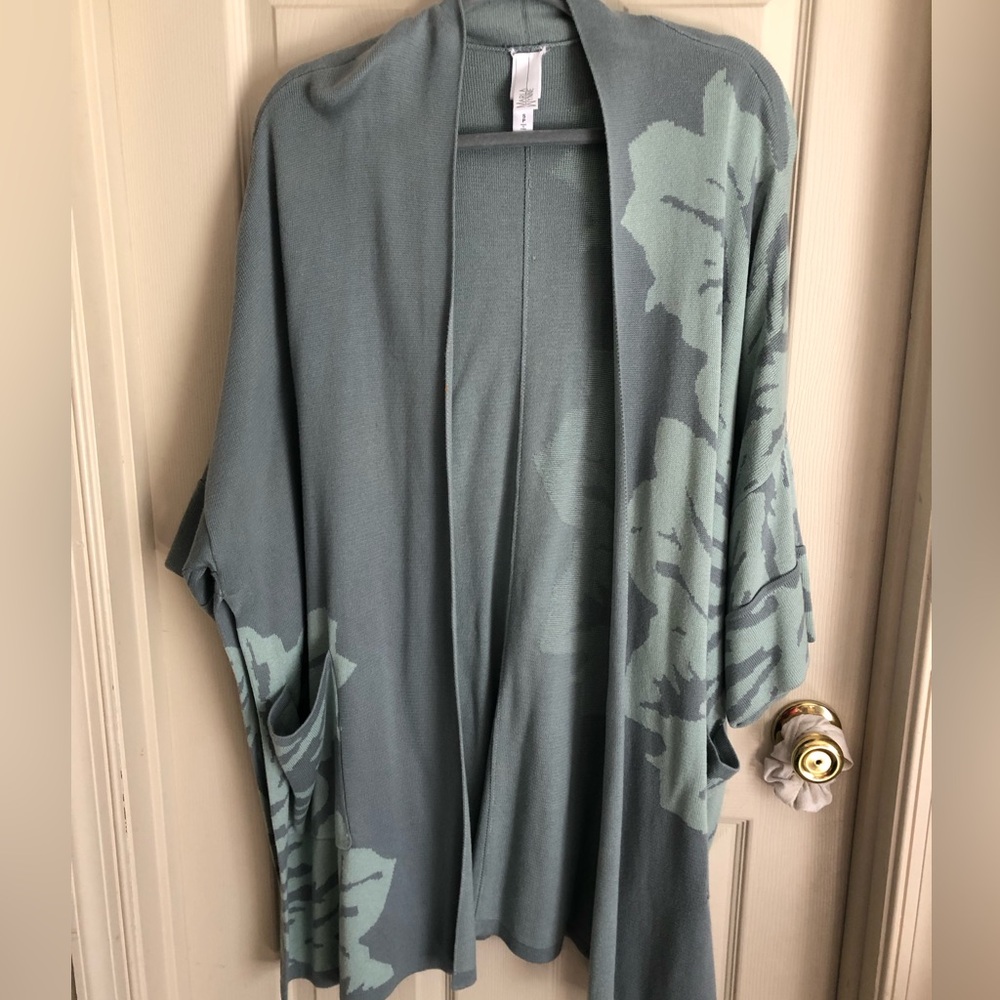 MarlaWynne Textured Knit Cardigan kimono  jacket in Soft Gray/green🍂